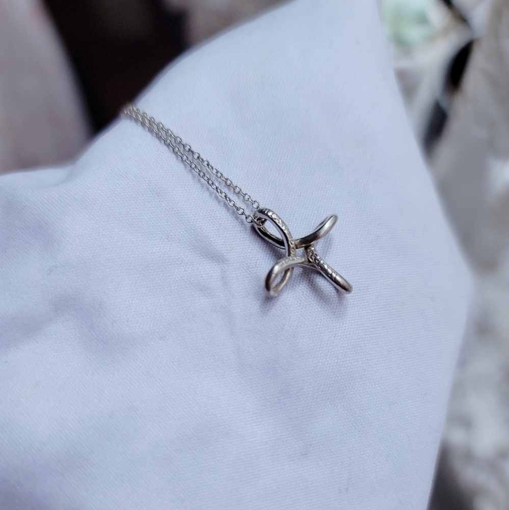 Tiffany & Co. Beautiful Silver Necklace - Picture 6 of 6